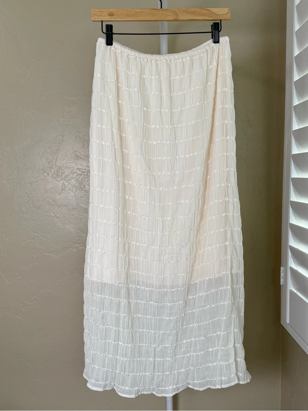 Commense Ivory Cream Set Backless Halter Crop Top and Maxi Skirt Small NWT - Picture 7 of 14